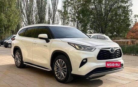 Toyota Highlander, 2022 год, 3 540 690 рублей, 3 фотография