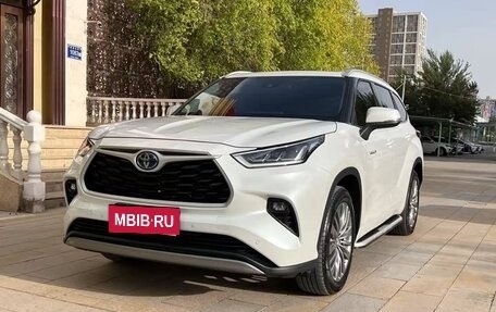 Toyota Highlander, 2022 год, 3 540 690 рублей, 5 фотография