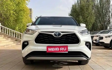 Toyota Highlander, 2022 год, 3 540 690 рублей, 2 фотография