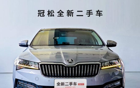 Skoda Superb III рестайлинг, 2022 год, 1 790 000 рублей, 2 фотография
