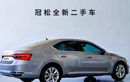 Skoda Superb III рестайлинг, 2022 год, 1 790 000 рублей, 3 фотография