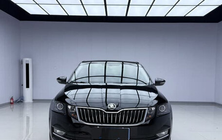 Skoda Octavia, 2022 год, 1 450 000 рублей, 2 фотография