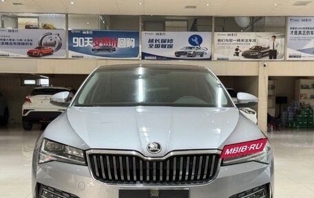 Skoda Superb III рестайлинг, 2022 год, 1 720 000 рублей, 2 фотография