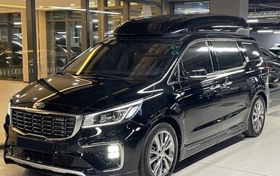 KIA Carnival III, 2020 год, 2 000 000 рублей, 1 фотография
