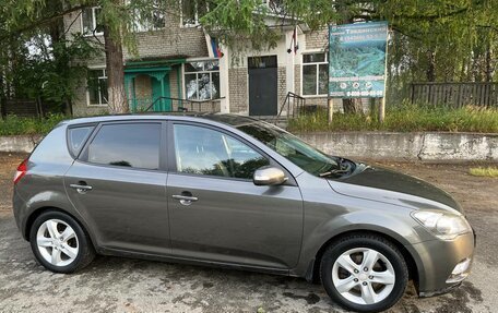 KIA cee'd I рестайлинг, 2011 год, 850 000 рублей, 2 фотография