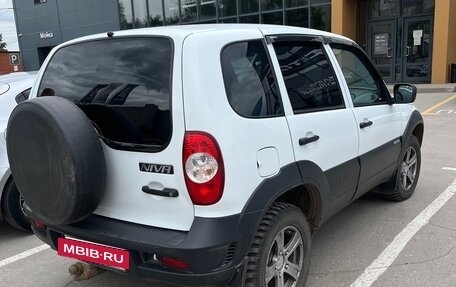 Chevrolet Niva I рестайлинг, 2017 год, 780 000 рублей, 6 фотография