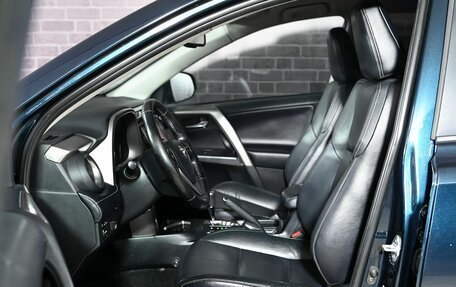 Toyota RAV4, 2018 год, 2 185 000 рублей, 10 фотография