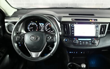 Toyota RAV4, 2018 год, 2 185 000 рублей, 16 фотография