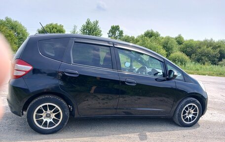 Honda Fit III, 2010 год, 560 000 рублей, 8 фотография