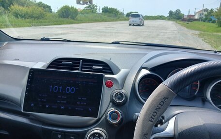 Honda Fit III, 2010 год, 560 000 рублей, 15 фотография