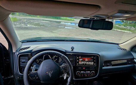 Mitsubishi Outlander III рестайлинг 3, 2017 год, 1 800 000 рублей, 6 фотография
