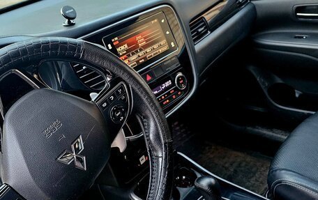 Mitsubishi Outlander III рестайлинг 3, 2017 год, 1 800 000 рублей, 5 фотография