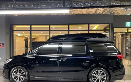 KIA Carnival III, 2020 год, 2 000 000 рублей, 3 фотография