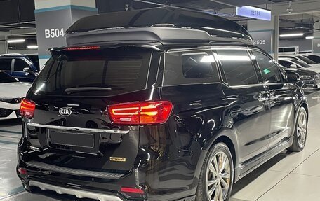 KIA Carnival III, 2020 год, 2 000 000 рублей, 4 фотография