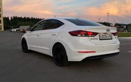 Hyundai Elantra VI рестайлинг, 2017 год, 1 270 000 рублей, 5 фотография