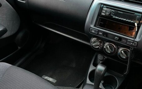 Honda Fit III, 2001 год, 380 000 рублей, 9 фотография