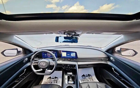 Hyundai Elantra, 2022 год, 1 400 000 рублей, 10 фотография