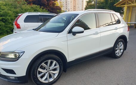 Volkswagen Tiguan II, 2018 год, 2 600 000 рублей, 8 фотография