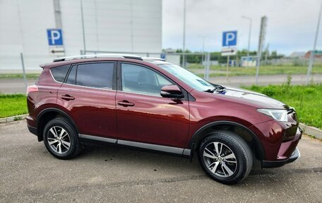 Toyota RAV4, 2017 год, 2 680 000 рублей, 4 фотография
