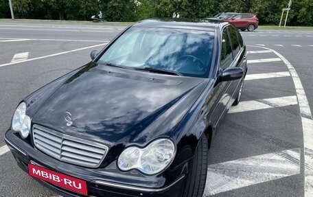 Mercedes-Benz C-Класс, 2004 год, 800 000 рублей, 8 фотография