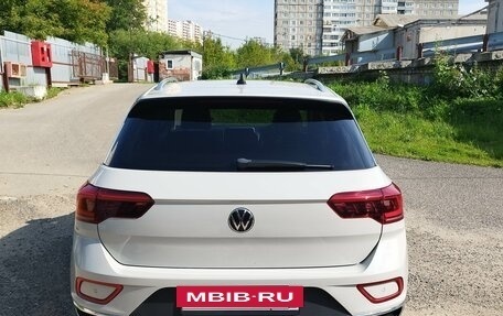 Volkswagen T-Roc I, 2022 год, 2 170 000 рублей, 2 фотография