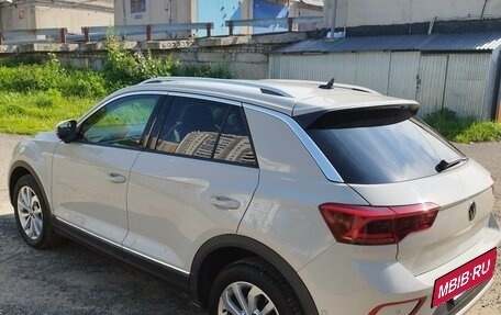 Volkswagen T-Roc I, 2022 год, 2 170 000 рублей, 3 фотография