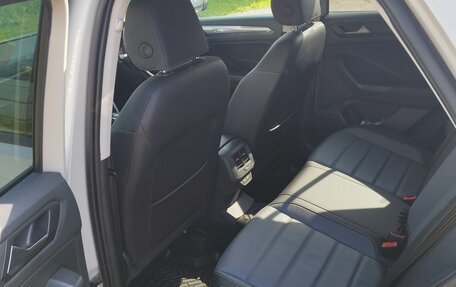 Volkswagen T-Roc I, 2022 год, 2 170 000 рублей, 9 фотография
