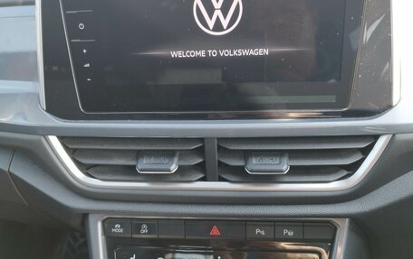 Volkswagen T-Roc I, 2022 год, 2 170 000 рублей, 15 фотография