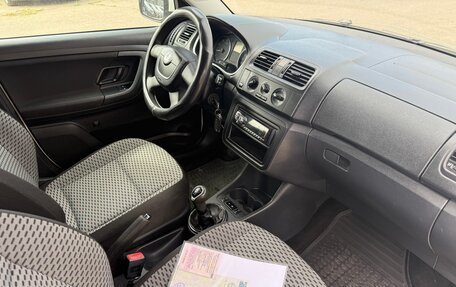 Skoda Fabia II, 2011 год, 400 000 рублей, 3 фотография