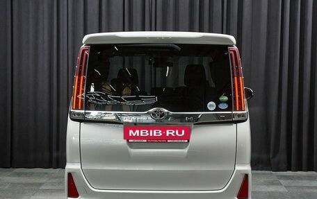 Toyota Noah III, 2018 год, 2 699 000 рублей, 5 фотография
