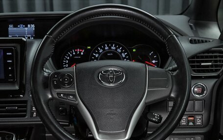 Toyota Noah III, 2018 год, 2 699 000 рублей, 17 фотография