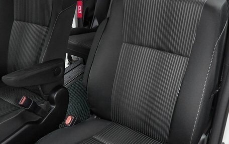 Toyota Noah III, 2018 год, 2 699 000 рублей, 14 фотография