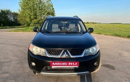 Mitsubishi Outlander III рестайлинг 3, 2007 год, 902 000 рублей, 2 фотография