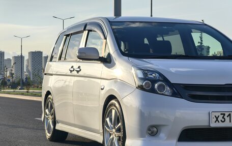 Toyota ISis I, 2010 год, 1 399 999 рублей, 6 фотография