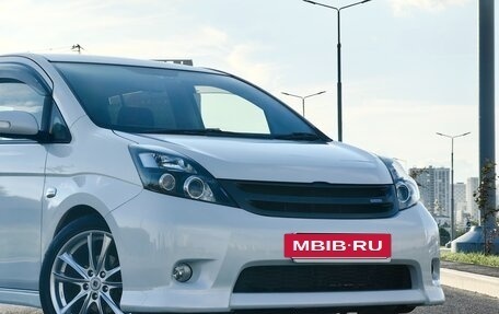 Toyota ISis I, 2010 год, 1 399 999 рублей, 8 фотография