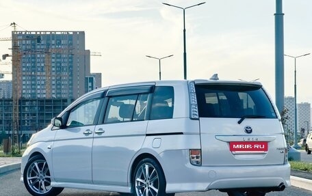 Toyota ISis I, 2010 год, 1 399 999 рублей, 12 фотография
