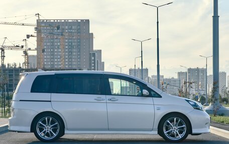 Toyota ISis I, 2010 год, 1 399 999 рублей, 21 фотография