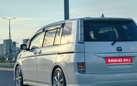 Toyota ISis I, 2010 год, 1 399 999 рублей, 16 фотография