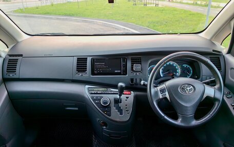 Toyota ISis I, 2010 год, 1 399 999 рублей, 33 фотография