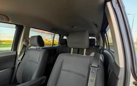 Toyota ISis I, 2010 год, 1 399 999 рублей, 36 фотография