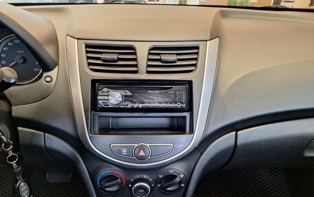 Hyundai Solaris II рестайлинг, 2013 год, 799 000 рублей, 18 фотография