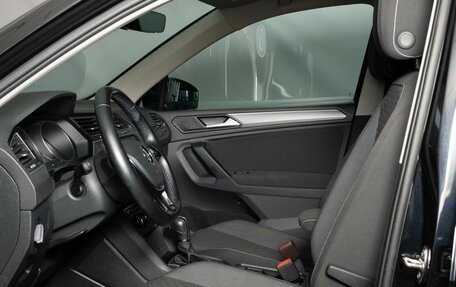 Volkswagen Tiguan II, 2018 год, 2 589 200 рублей, 5 фотография