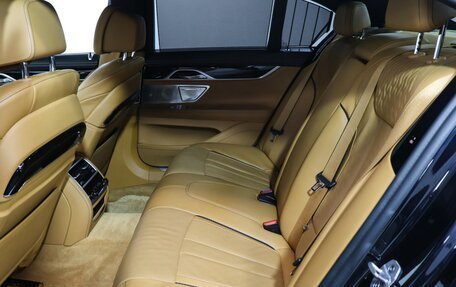 BMW 7 серия, 2018 год, 5 000 000 рублей, 10 фотография