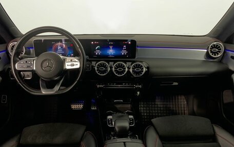 Mercedes-Benz CLA, 2019 год, 3 199 000 рублей, 11 фотография