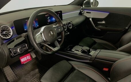 Mercedes-Benz CLA, 2019 год, 3 199 000 рублей, 13 фотография