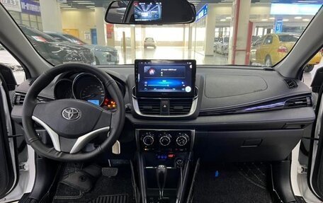 Toyota Yaris XP150 рестайлинг, 2021 год, 1 330 000 рублей, 8 фотография