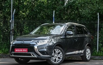 Mitsubishi Outlander III рестайлинг 3, 2020 год, 1 899 000 рублей, 1 фотография