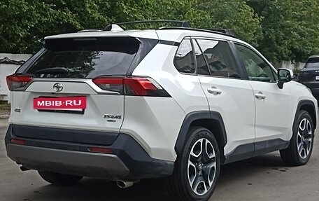 Toyota RAV4, 2020 год, 3 300 000 рублей, 3 фотография