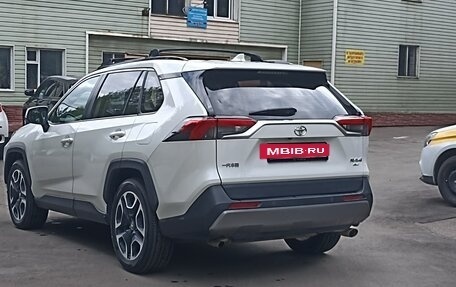 Toyota RAV4, 2020 год, 3 300 000 рублей, 4 фотография