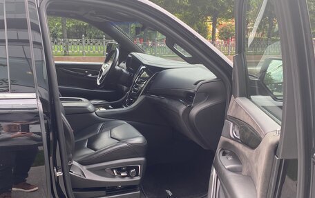 Cadillac Escalade IV, 2018 год, 4 900 000 рублей, 10 фотография